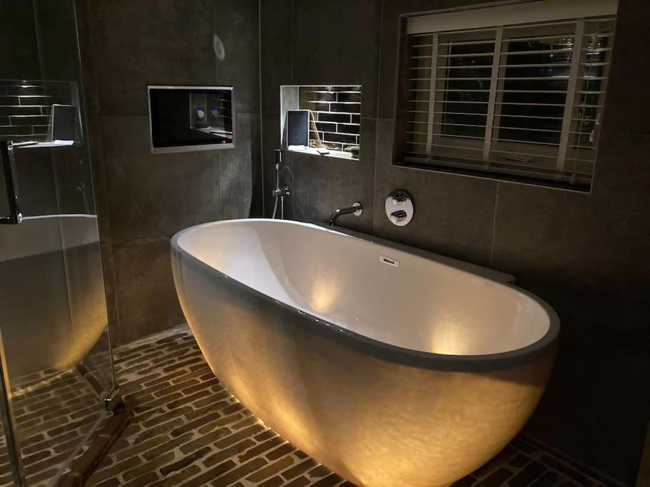 Voorsterstaete Former Barn, Including Jacuzzi Voorst Gem Voorst Esterno foto